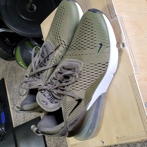 Nike Airmax 270, Size 11, Medium Olive